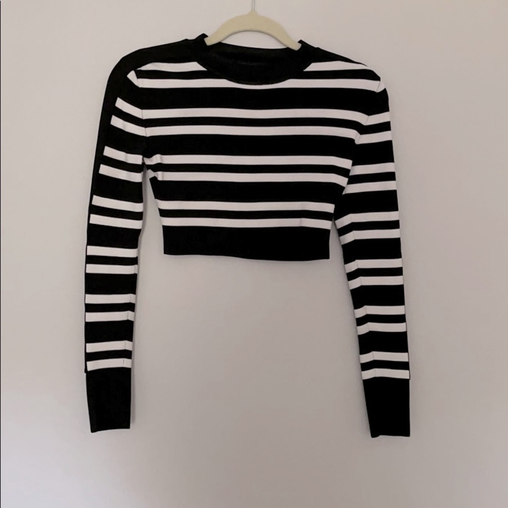 bebe Black and White | Long Sleeve Crop Top